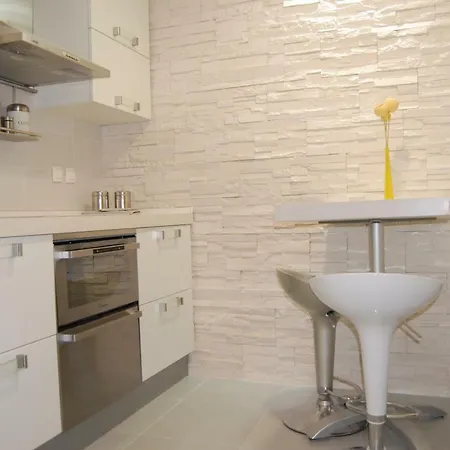 Studio For 2 Adults And 1 Child Makarska