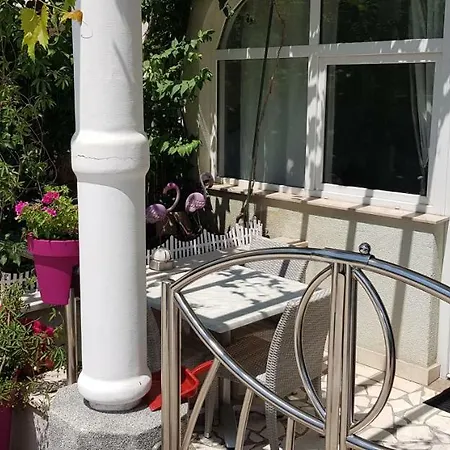 Studio For 2 Adults And 1 Child Apartment Makarska